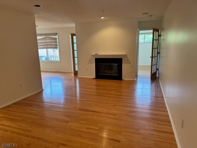 Building Photo - 16 Buchanon Ct