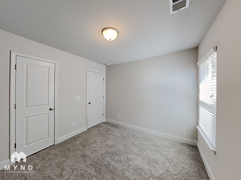 Building Photo - 10143 Benton Woods Dr