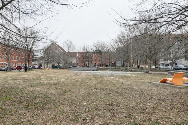 Building Photo - 1228 Catharine St