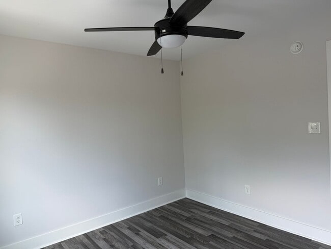 Building Photo - The Allure Townhomes Newer Rustburg Community