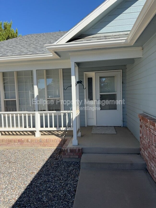 Building Photo - 714 E Harbor Cir
