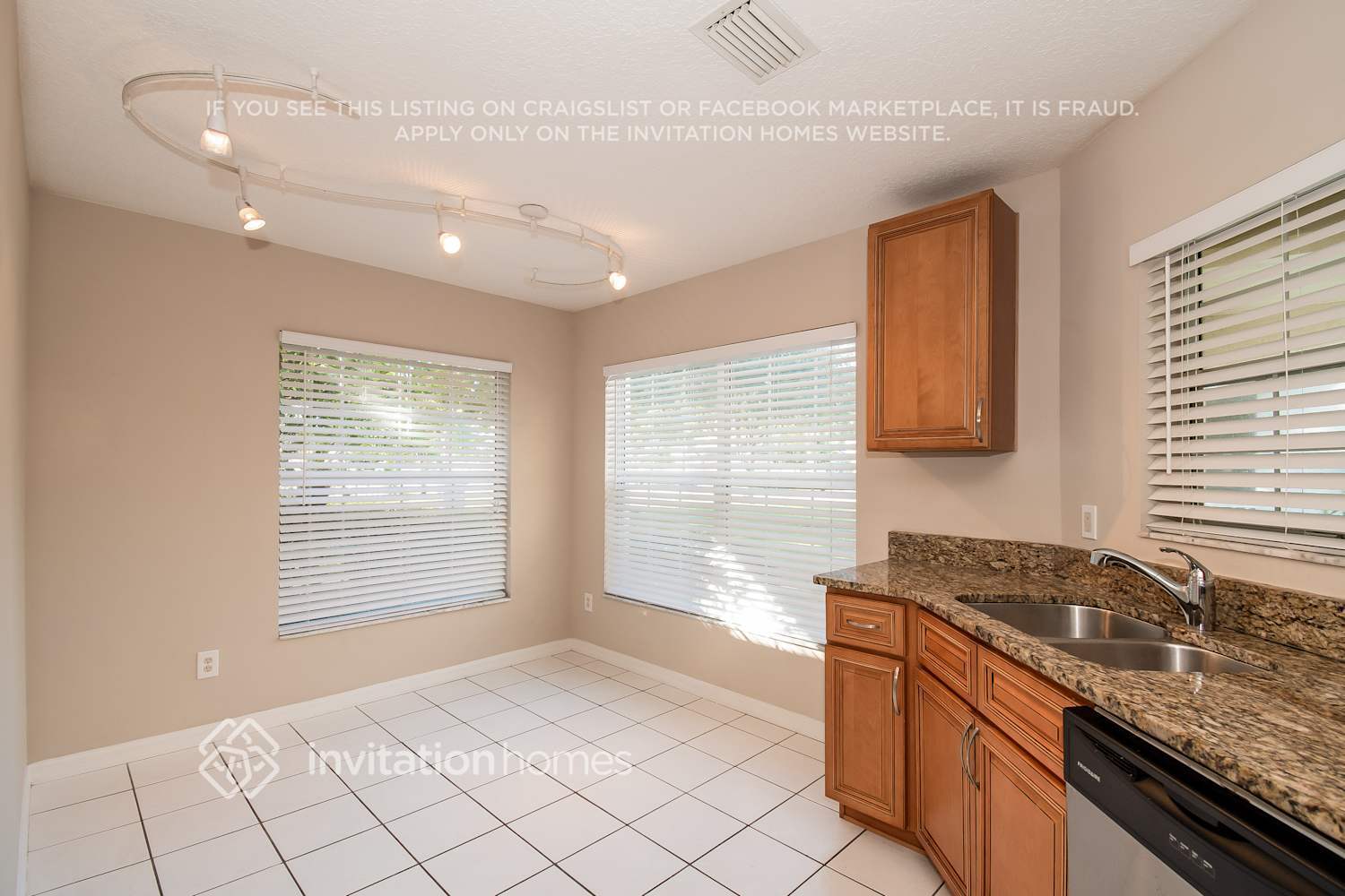 Building Photo - 404 Chamberlain Dr