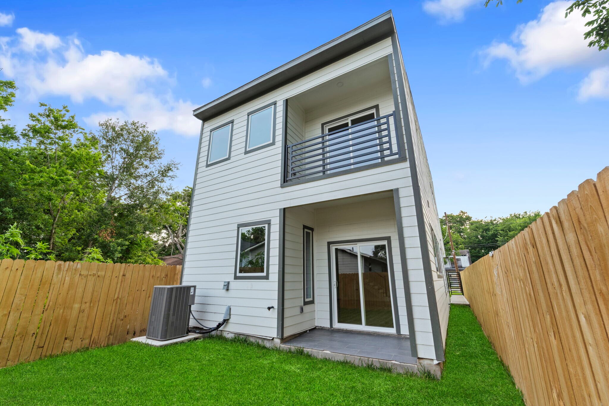 Building Photo - 6631 Foster St