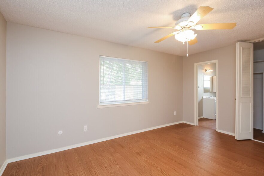 Building Photo - 1307 Columbine Ct