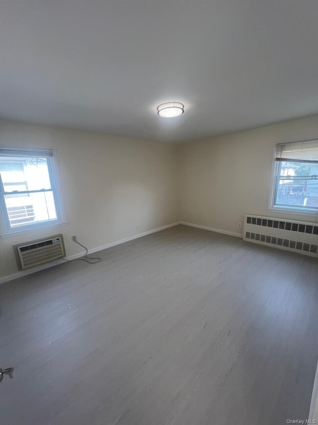 Building Photo - 146-18 25th Dr