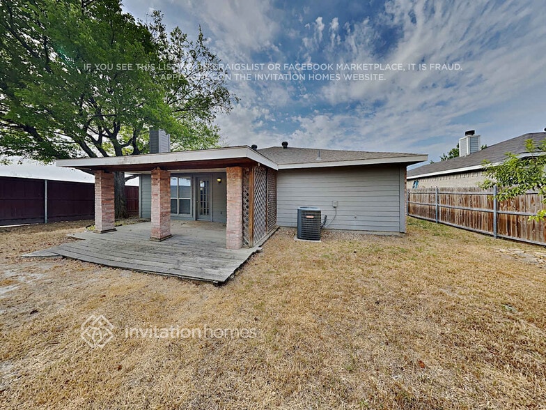 Building Photo - 10200 Cypress Hills Dr