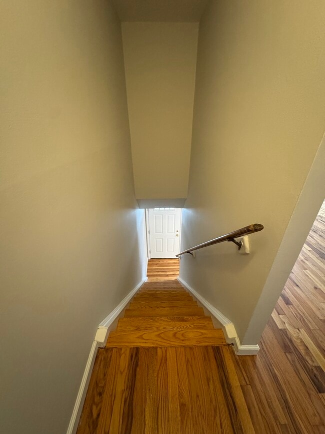 Building Photo - 144 E Main St