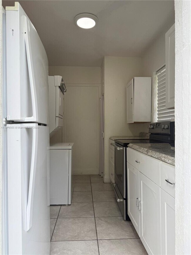 Building Photo - 27 NW 44th St