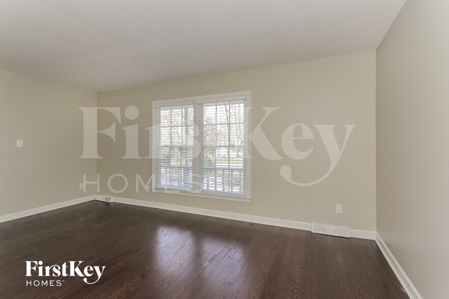 Building Photo - 10601 Parlor Rd