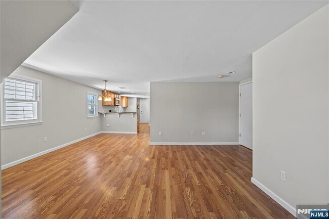 Building Photo - 47 Morris Pl