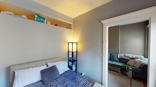 Building Photo - 12 Isabella St