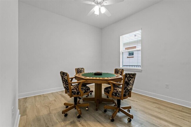 Building Photo - 5013 E Fountainwood Dr