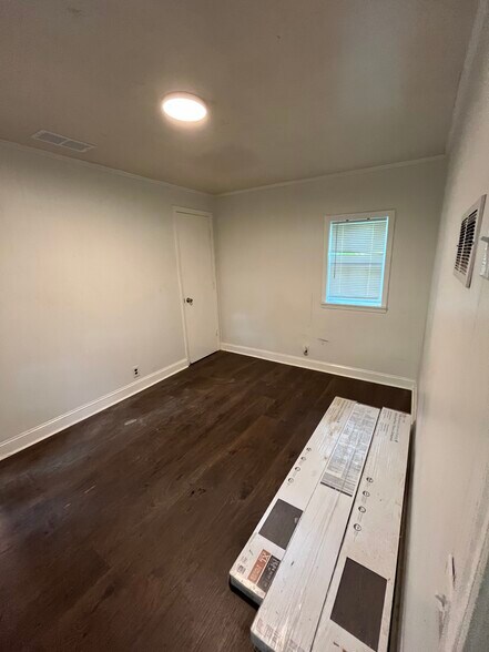 Building Photo - 1422 Poplar St