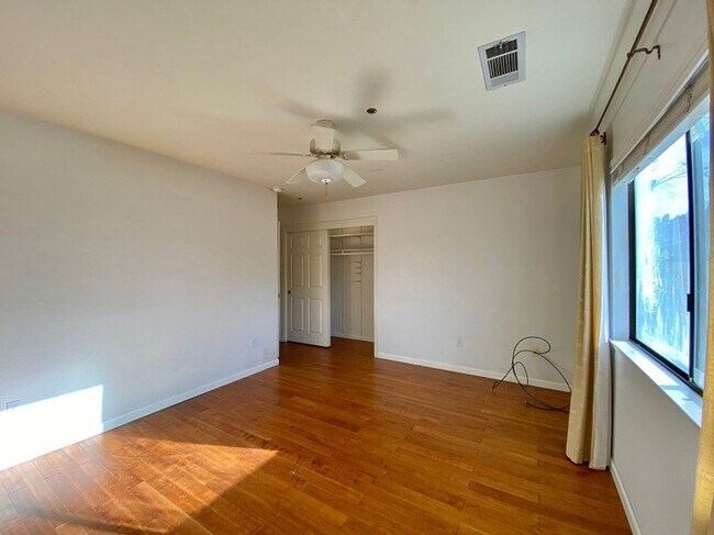 Building Photo - DO NOT DISTURB TENANTS - Spacious Two Bedr...
