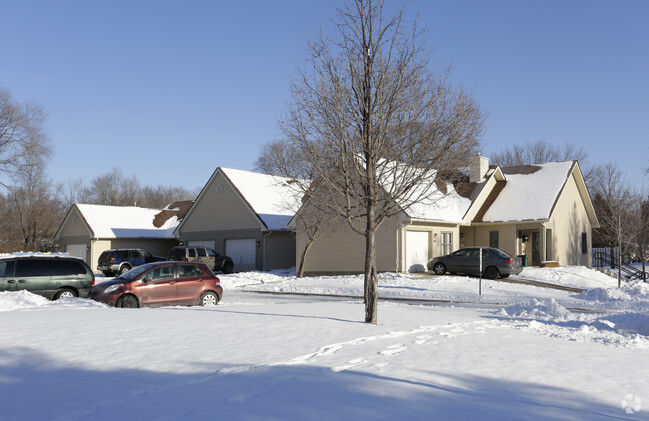 Building Photo - Bloomington Family Townhomes