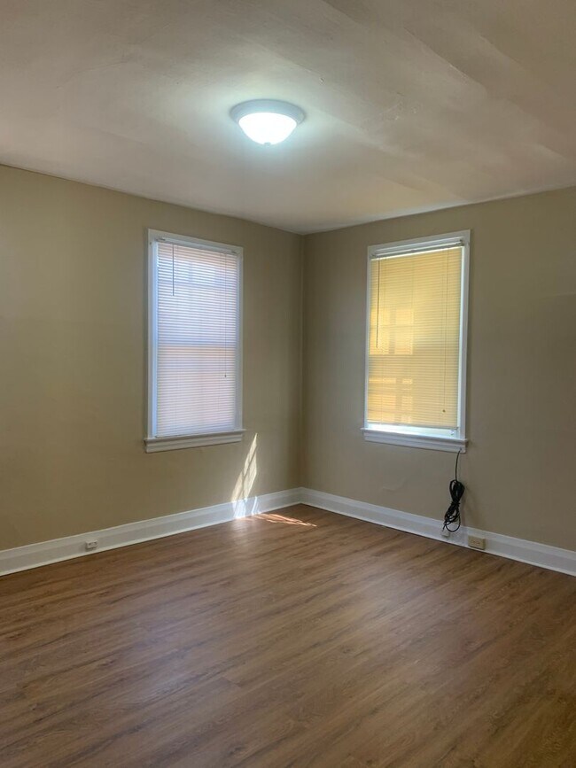 Building Photo - 821 Lanvale St