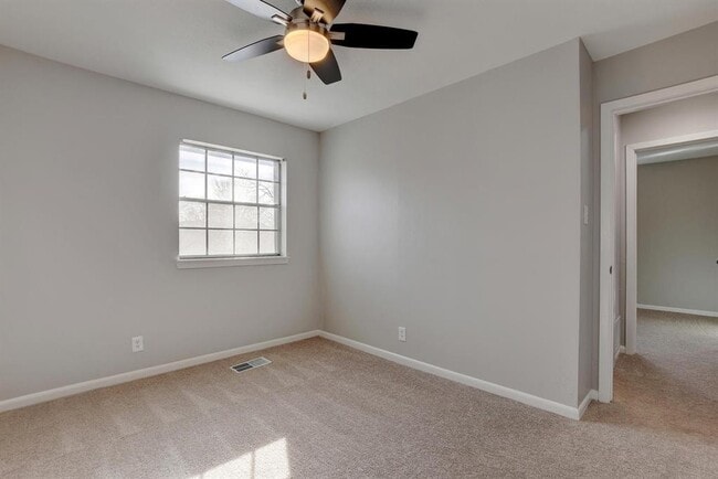 Building Photo - 303 W 40th St