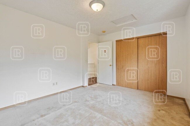 Building Photo - 23713 E Maxwell Ave
