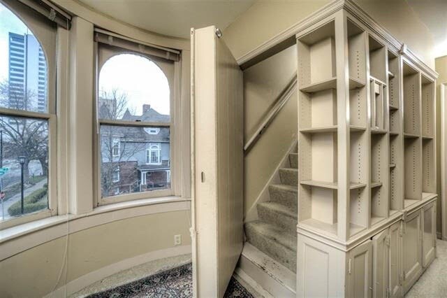Building Photo - 402 W Washington St
