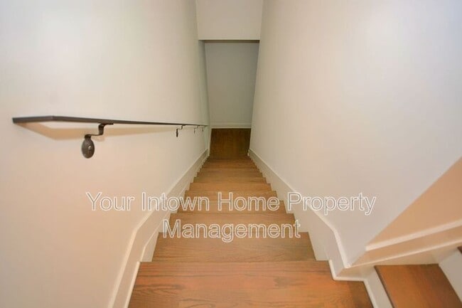 Building Photo - 550 N Highland Ave NE