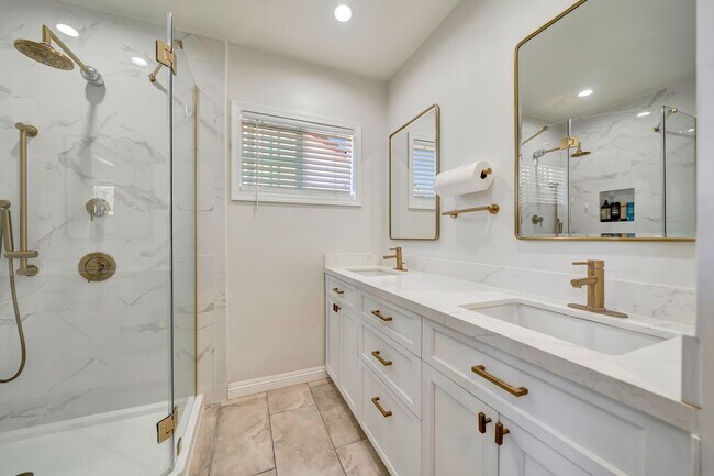 Building Photo - 7847 Apperson St