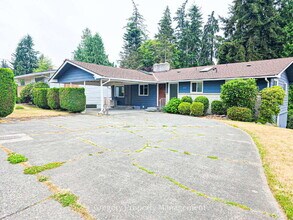 Building Photo - 4908 Dogwood Dr
