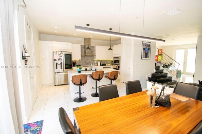 Building Photo - 6320 NW 104th Path