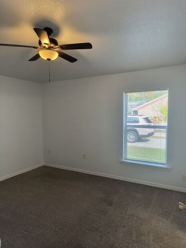 Building Photo - Single Family Home in Poinciana, FREE RENT!!!!