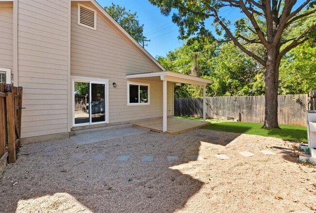 Building Photo - 12326 Tomanet Trail