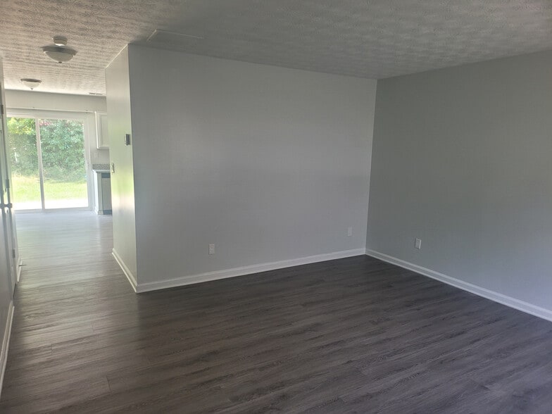 Building Photo - Room in Townhome on Bob White Ln SE