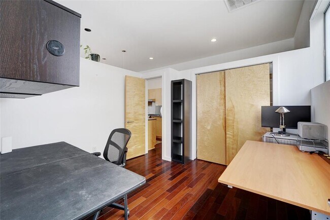 Building Photo - 508 E 53rd St