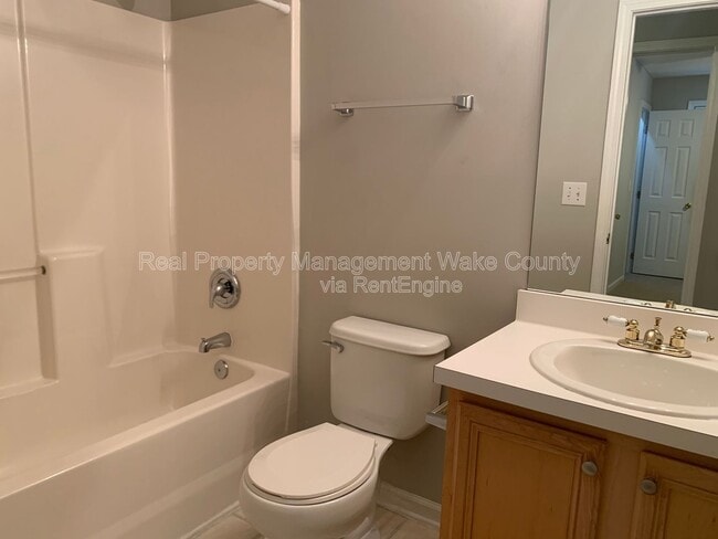 Building Photo - 400 Brierridge Dr