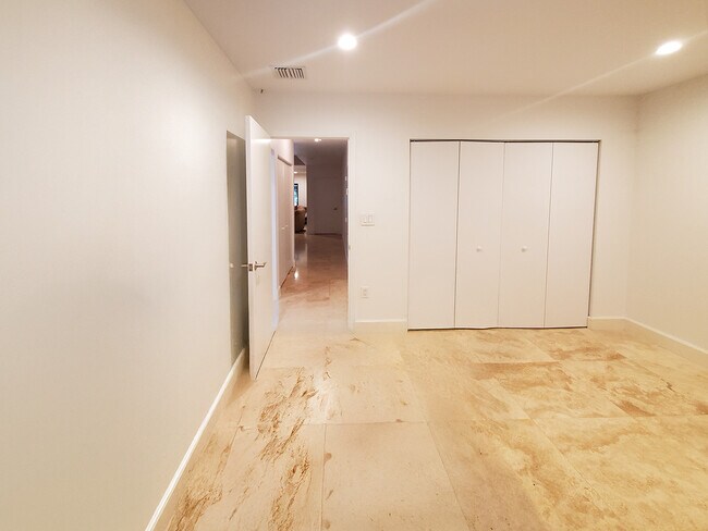 Building Photo - 15315 Loch Isle Dr W