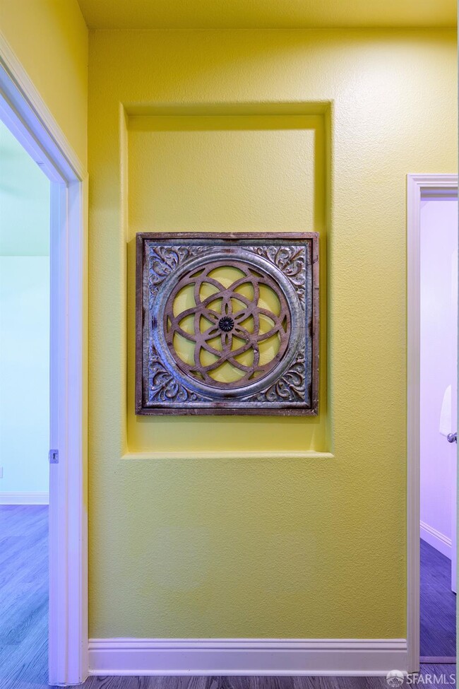 Building Photo - 5476 Summerfield Dr