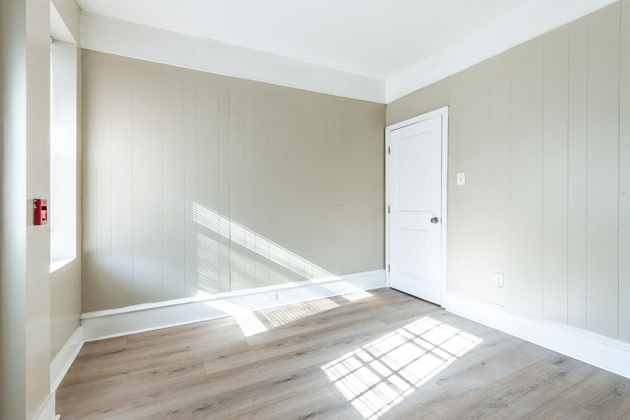 Building Photo - 3864 W Girard Ave