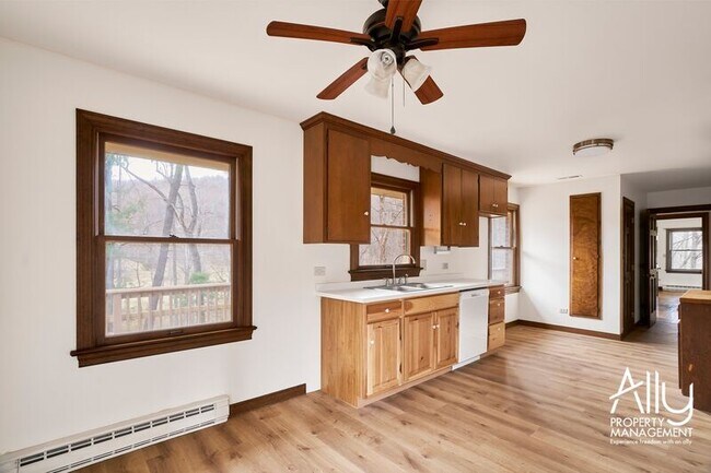 Building Photo - 3917 Hungrytown Rd