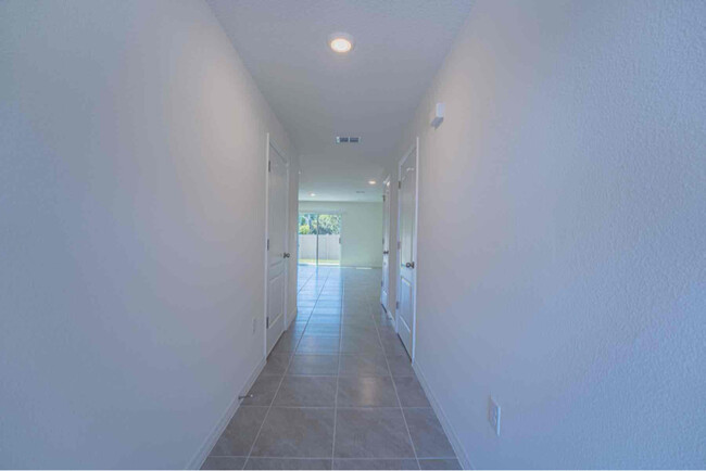 Building Photo - 654 Moscato Dr
