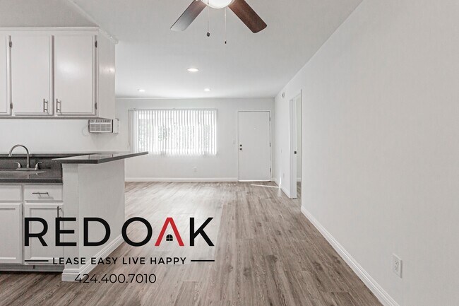 Building Photo - 14831 Delano St