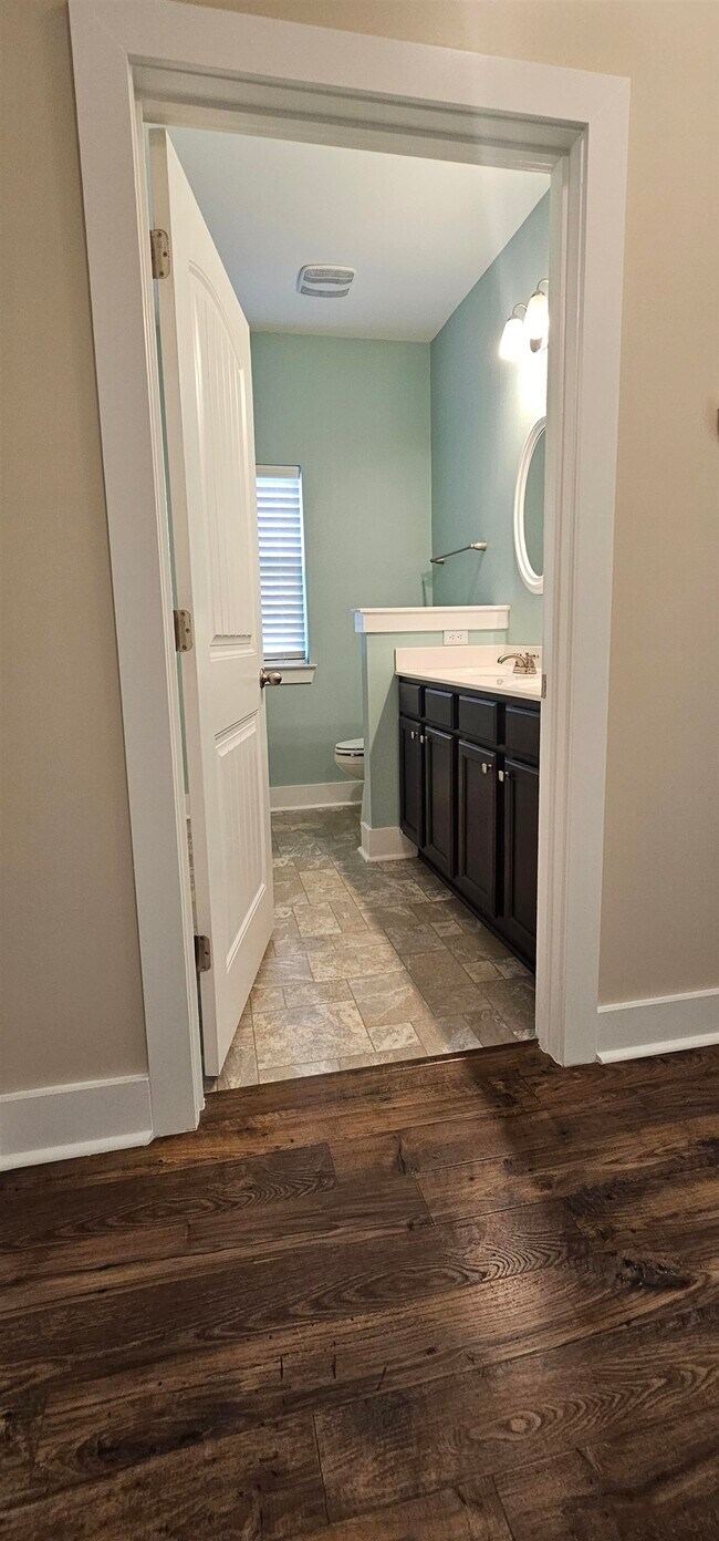 Building Photo - 440 Shaftesbury Ln