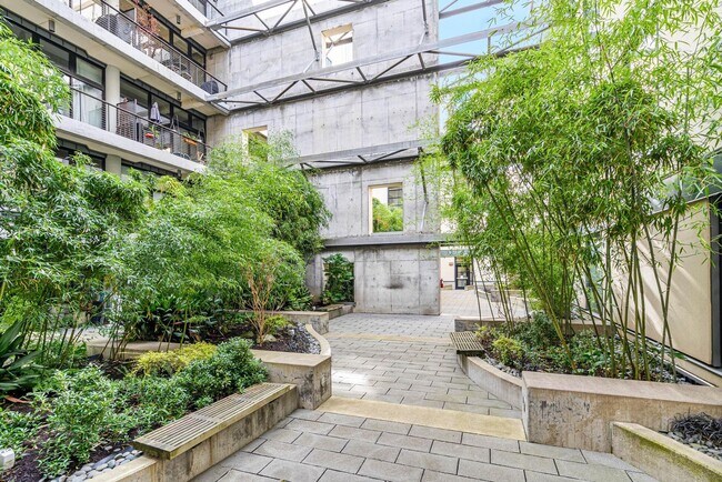 Building Photo - Stylish, south-facing 1-bdrm/1-bath loft in the Pearl—Deeded parking & storage