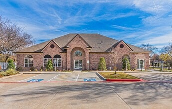 Building Photo - Hickory Manor 62+ Apartments