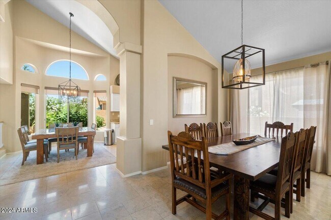 Building Photo - 5512 E Campo Bello Dr