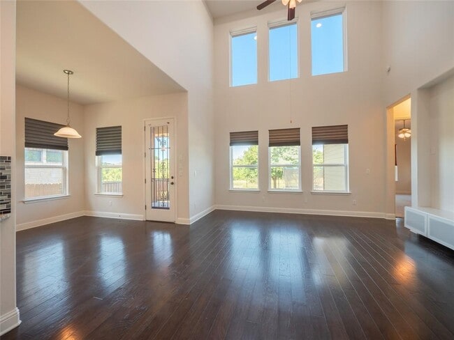 Building Photo - 608 Cascada Lane