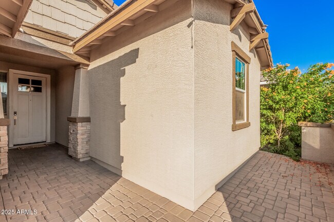 Building Photo - 11022 W Levi Dr