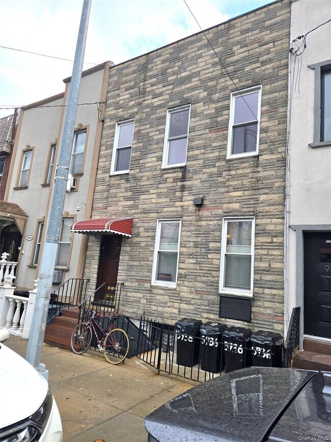 Building Photo - 59-36 Woodbine St