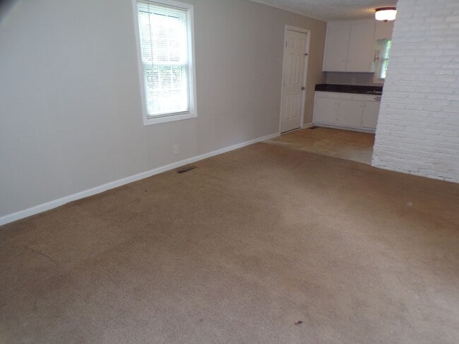 Building Photo - 1095 Foster Cir