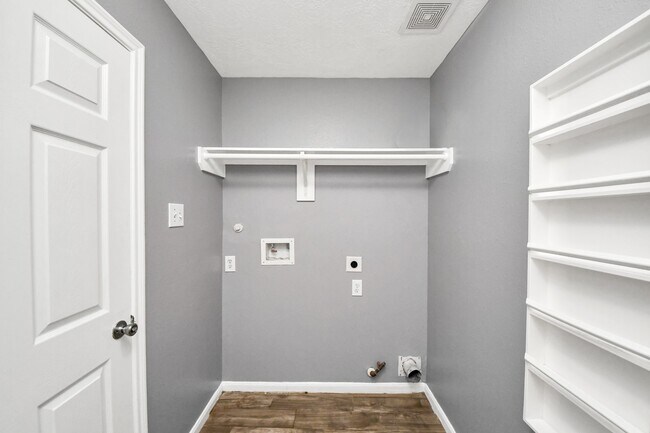 Building Photo - 19215 Terra Forest Ct