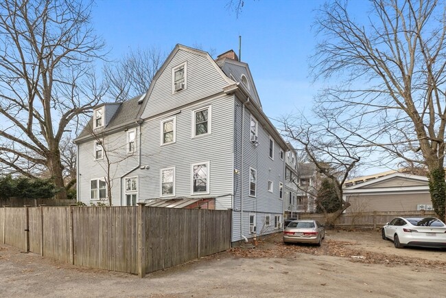 Building Photo - 41 Concord Ave