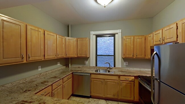 Building Photo - 623 Columbus Ave