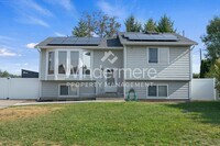 Building Photo - 4-Bedroom 2 Full Bath Home In The Valley -...